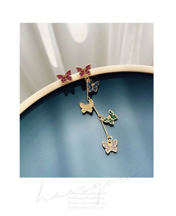Asymmetrische mehrfarbige Schmetterlingsohrringe