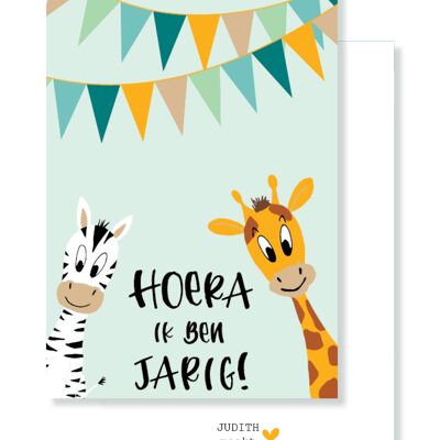 Petite carte - Hourra c'est mon anniversaire - Zèbre & Girafe avec ligne drapeau - fond vert clair
