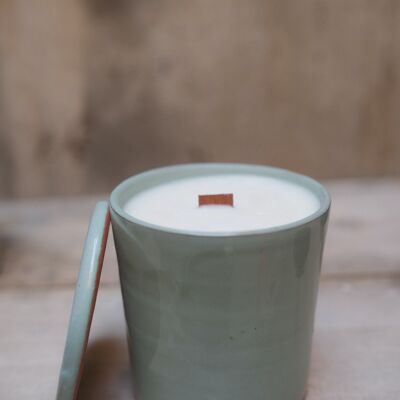 Handmade soy wax candle - GOT honeysuckle