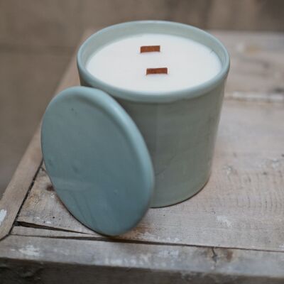 Handmade soy wax candle - POT honeysuckle