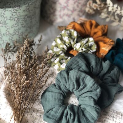 Set of 5 scrunchies - random patterns in green and gold tones