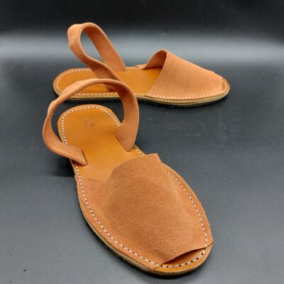 Abarcas, sandali tradizionali delle isole del Mediterraneo (Minorca)-Realizzati in pelle scamosciata impermeabile-100% materiali naturali. Opplav Abarcas.(Colore corallo)