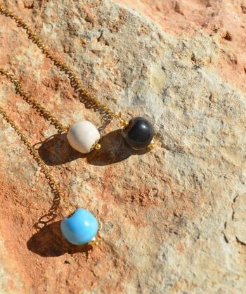 Boucles d'oreilles longues Cala light bleues en céramique 4