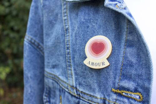 Broche magnétique - Amour - (made in France) en bois de Bouleau