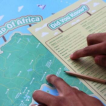 Cartes d'Afrique et des Caraïbes, drapeaux autocollants et faits amusants Pack complet 7