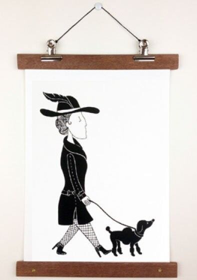 Mujer con estampado de perro