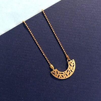 Collier doré demi-rond petit