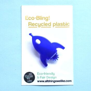 Broche Fusée bleu foncé en plastique recyclé