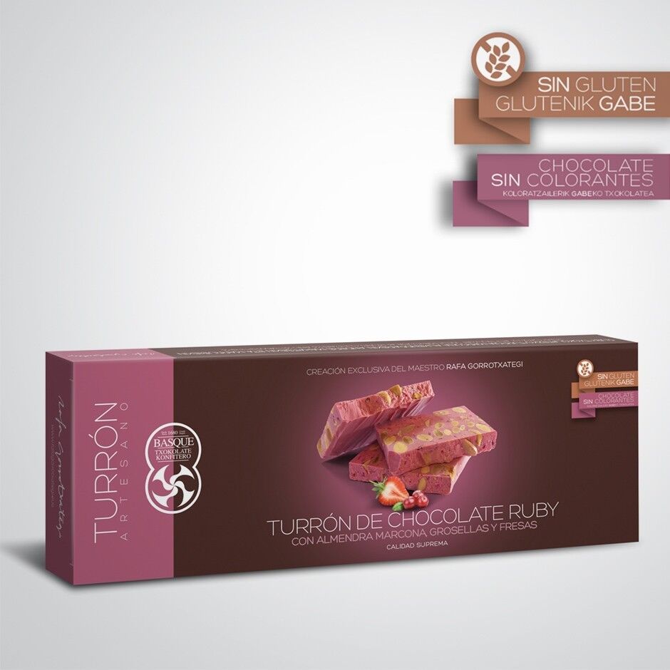 Rubin-Schoko-Nougat mit Marcona-Mandeln, Johannisbeeren und Erdbeeren