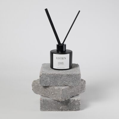 Tobacco, bergamot and white musk fragrance diffuser