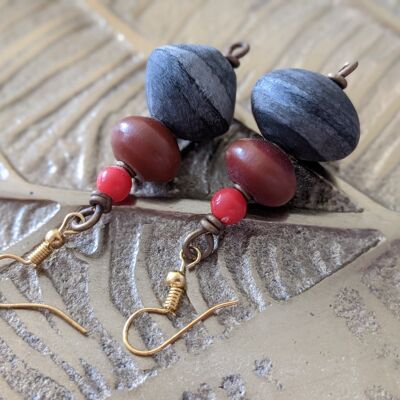Edle Perlen-Ohrringe aus Glas, Stein, Messing "Happy Marrakesch" - Grau-Braun-Rote-Perlenohrringe