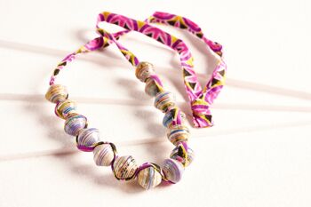 Collier en perles de papier avec ruban en tissu africain "Songky Cloth" - coloré 1