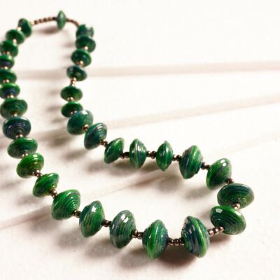 Elegant necklace with paper beads "Jarara" - Green