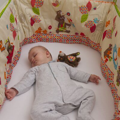 Woodours Bed Bumper adaptable to different beds. 180cm x 35cm. Finger puppet bell.