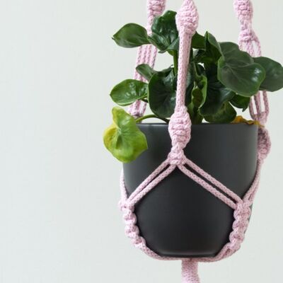 Macramé plantenhanger roze