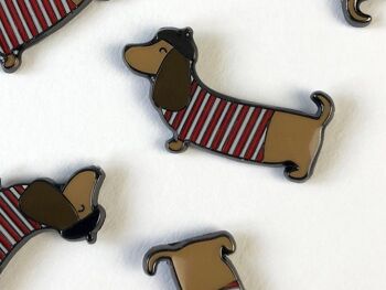 Sausage Dog Enamel Pin Badge - teckel pin - émail pin - amoureux des chiens - pin broche - cadeau pour un ami - bijoux - pin - broche - wiener - Fermoirs standard (5,00 £) 3