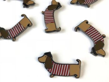 Sausage Dog Enamel Pin Badge - teckel pin - émail pin - amoureux des chiens - pin broche - cadeau pour un ami - bijoux - pin - broche - wiener - Fermoirs standard (5,00 £) 4