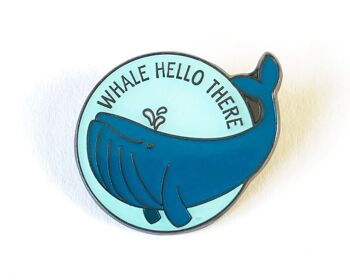 Baleine Hello There - Insigne de broche en émail de baleine - Broche de baleine drôle - Fermoir de verrouillage (6,00 £) 1