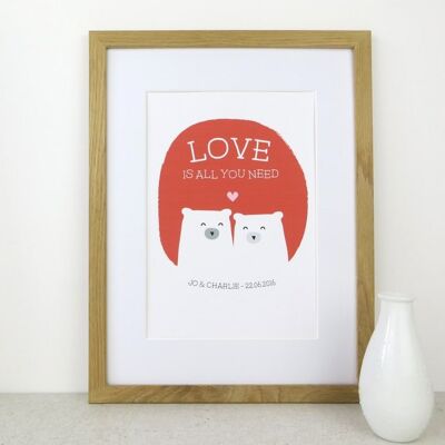 Süßer Bären-Liebesdruck „Love Is All You Need“ – Rot – Personalisierter Druck – Jubiläumsgeschenk – Hochzeitsdruck – Valentinstag – 7 Farben – Unmontierter A4-Druck (£17,95) Rot