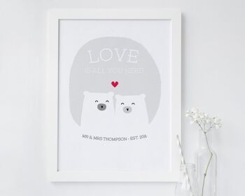 Cute Bear Love Print 'Love Is All You Need' - gris - gris - Impression personnalisée - cadeau d'anniversaire - impression de mariage - valentines - 7 couleurs - Impression A4 non montée (17,95 £) Gris 1