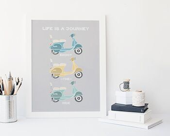 Retro Vespa Scooter Print 'La vie est un voyage, profitez de la balade' - impression personnalisée - cadeau pour papa - cadeau pour frère - scooter personnalisé - Impression montée 16x12" (25,00 £) Rouge Blanc Bleu 3