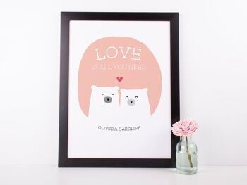 Ours mignon 'Love Is All You Need' Art Print - Impression montée (25,00 £) Gris 2