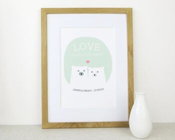 Ours mignon 'Love Is All You Need' Art Print - Impression montée (25,00 £) Gris 7