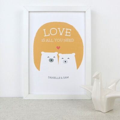 Cute Bear Love Print 'Love Is All You Need' - giallo sole - Stampa personalizzata - Regalo di anniversario - Regalo di nozze - 7 colori - San Valentino - Stampa A4 smontata (£ 17,95) Rosso