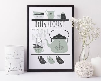 Scandi Teapot Family Tea Print - Impression familiale personnalisée - cadeau de pendaison de crémaillère - nouveau cadeau à la maison - impression d'art de thé - cadeau pour maman - amateur de thé - Cadre en chêne + support (60,00 £) Bleu - 2 tasses 3