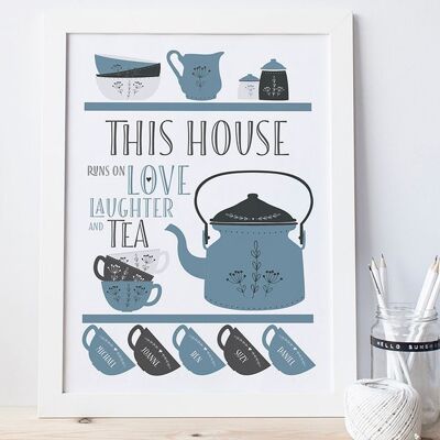 Scandi Teapot Family Tea Print - Impresión familiar personalizada - regalo de inauguración de la casa - nuevo regalo para el hogar - impresión de arte de té - regalo para mamá - amante del té - Marco negro + soporte (£ 60,00) Arena - 3 tazas