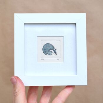 Badger - mini collagraphie imprimée dans un cadre blanc 1