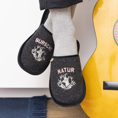 Nature boy felt slippers raven black