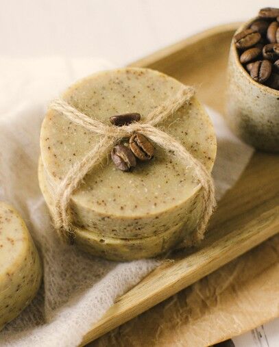 Natural hand soap with olive oil and beeswax "Beesss"