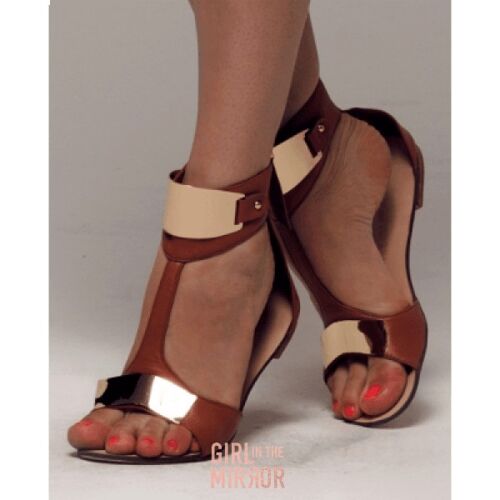 Minty Meets Munt - Armour Plate sandal - Tan