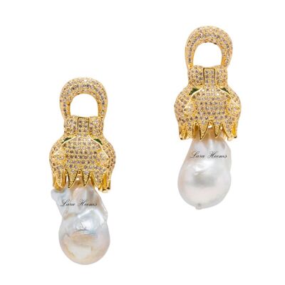 Lion Pearl Gold Earring