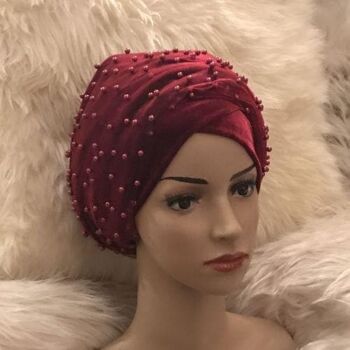 Turbans en velours double bordeaux entièrement perlés. Autres couleurs disponibles 3