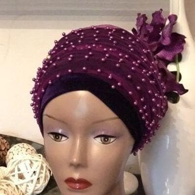 Copricapo con turbante in velluto doppio viola pieno di perline ....disponibile in colore diff