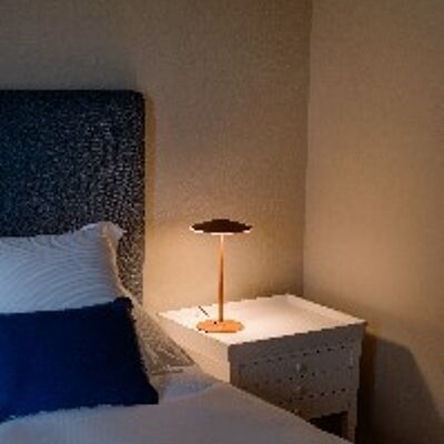 mlnPLA - TABLE LAMP METALLIC SHADE LED 3 X 5 W TEXTURED WHITE LACQUER
