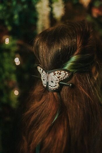 Nymphe papillon blanc et noir Hair Barrette en cuir végétalien automne fantaisiste accessoire tête pièce woodland cottagecore 4