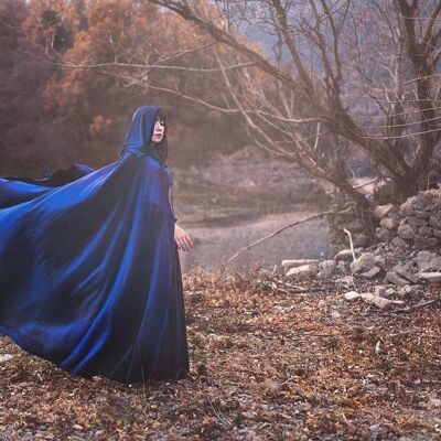 Capa de fantasía elfica con capucha de terciopelo azul oscuro__