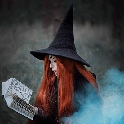 Chapeau de sorcière noir sorcier laine magique feutre sorcellerie sombre université