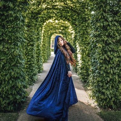 Longue cape de fée à capuche en velours bleu foncé Elven Burnout __