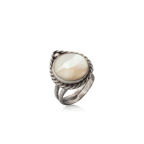 Ariadne Ring Pearl