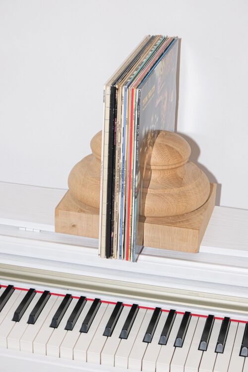 Rotonda Vinyl/Book HOLDER
