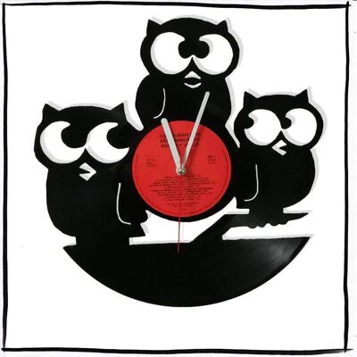 Wall clock made of vinyl record clock with owl motif upcycling