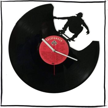 Horloge disque vinyle avec motif patineur 1