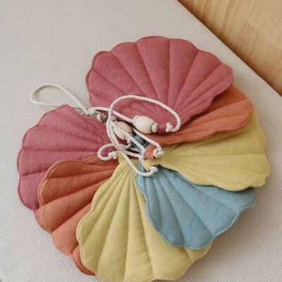 “Sunset” Linen Garland with Shells