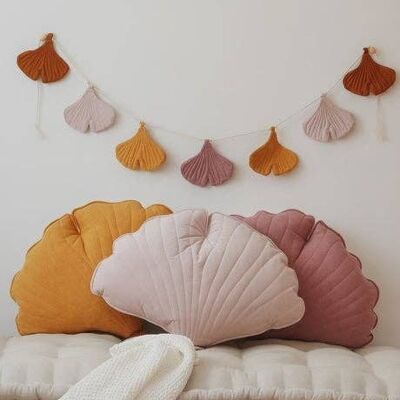 “Cream” Velvet Ginkgo Leaf Pillow