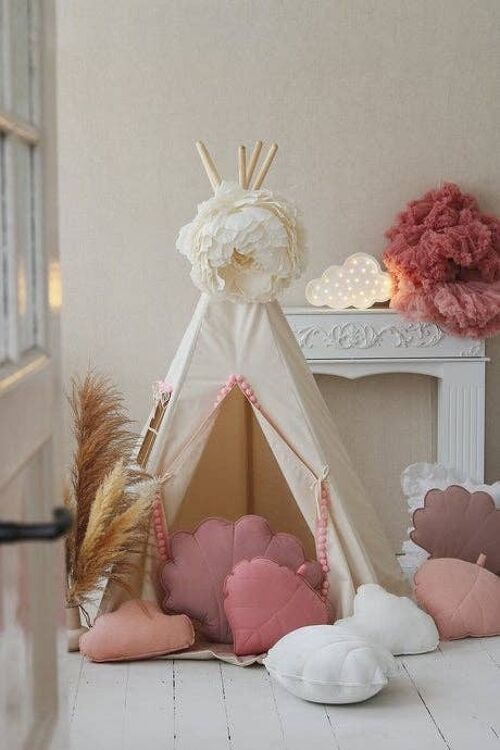 “Fluffy Pompoms” Teepee Tent with Pompoms