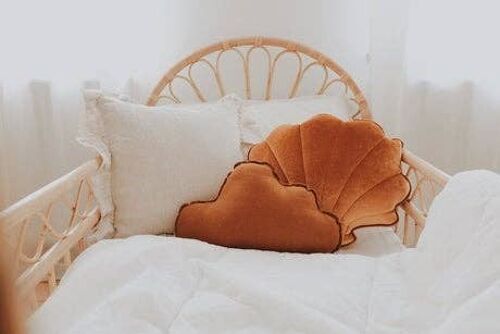 “Gold Pearl” Velvet Shell Pillow